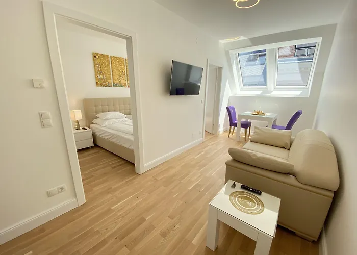 Steiner Residences Nestroyplatz *