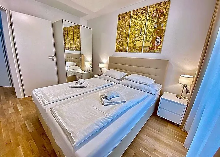 Steiner Residences Nestroyplatz *